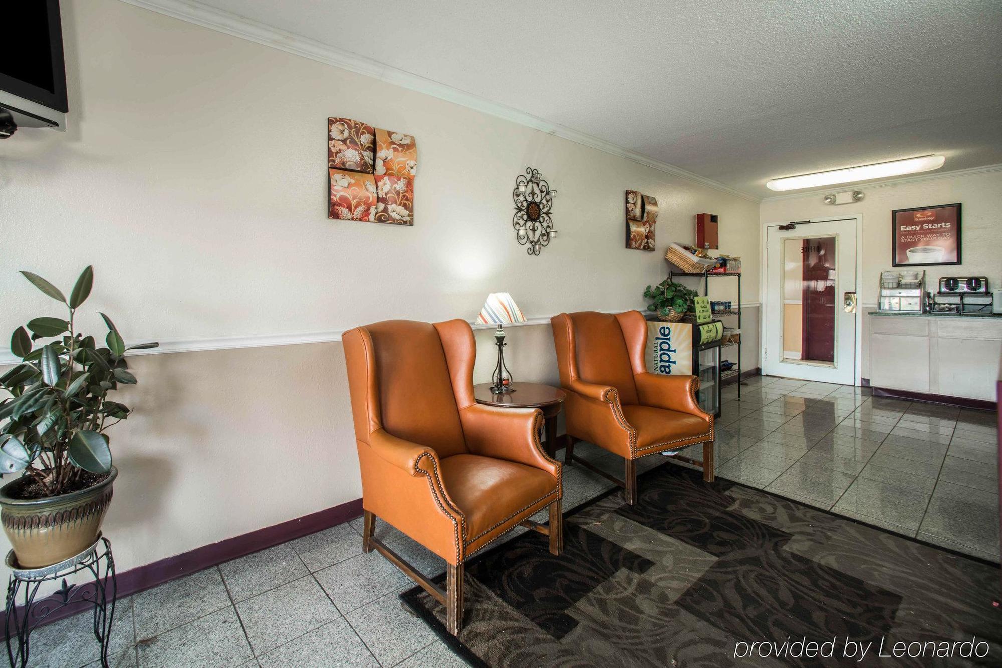Econo Convention Center Lodge *