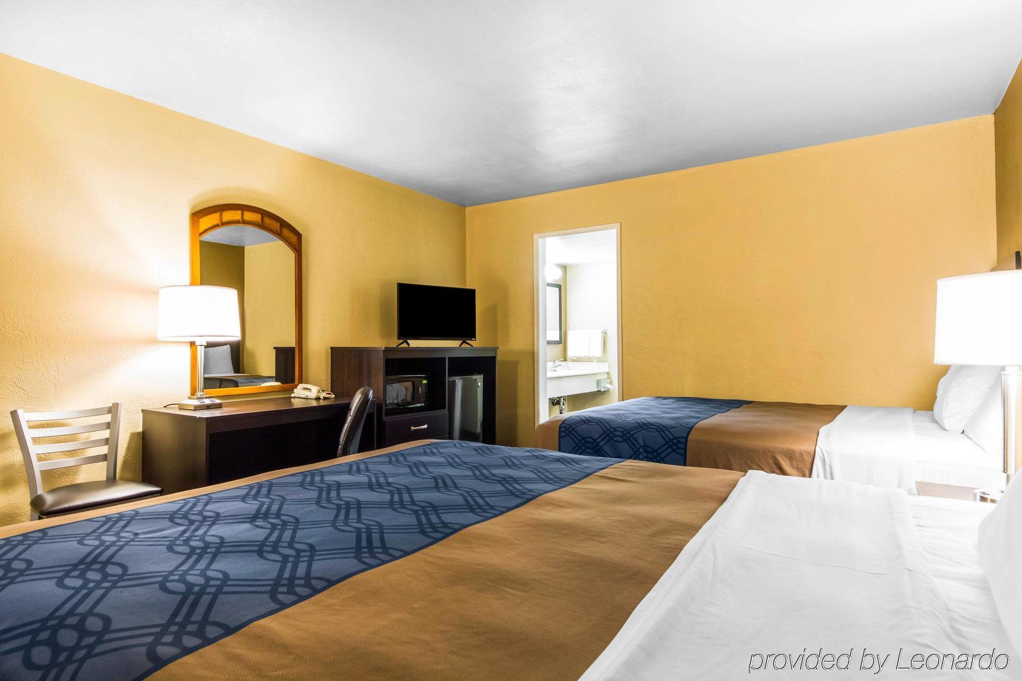 Econo Convention Center *