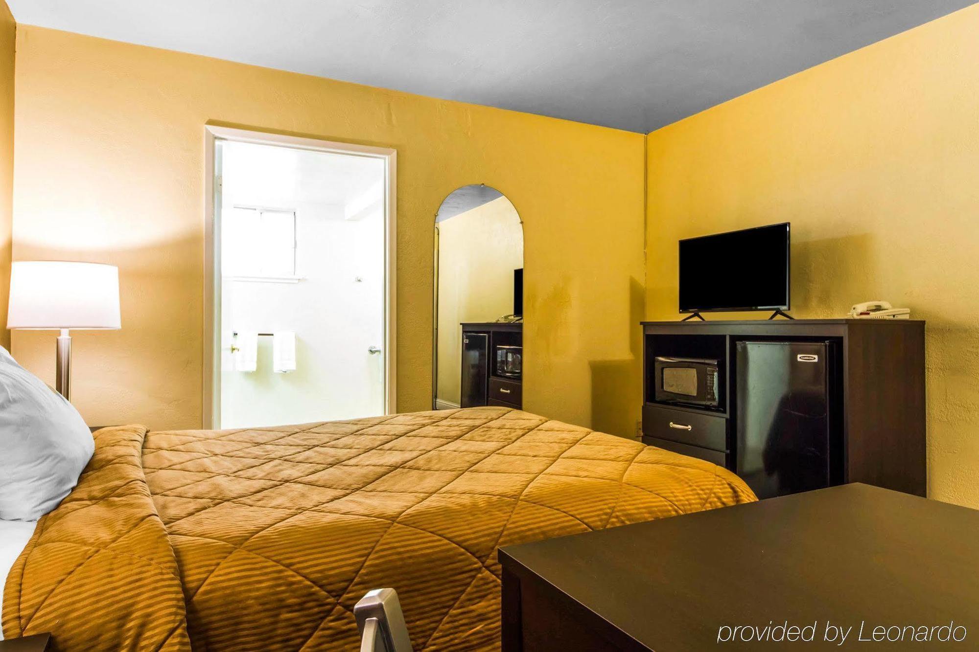 Econo Convention Center Lodge *